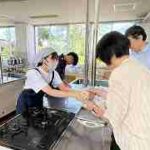 ④s-商品開発・校内販売にも挑戦します。